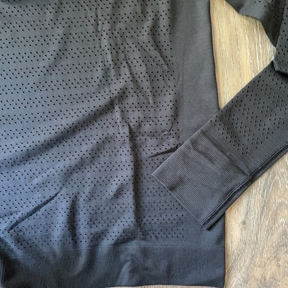 Luluulemon BREEZE BY LONG SLEEVE XS 4 - Picture 4 of 6